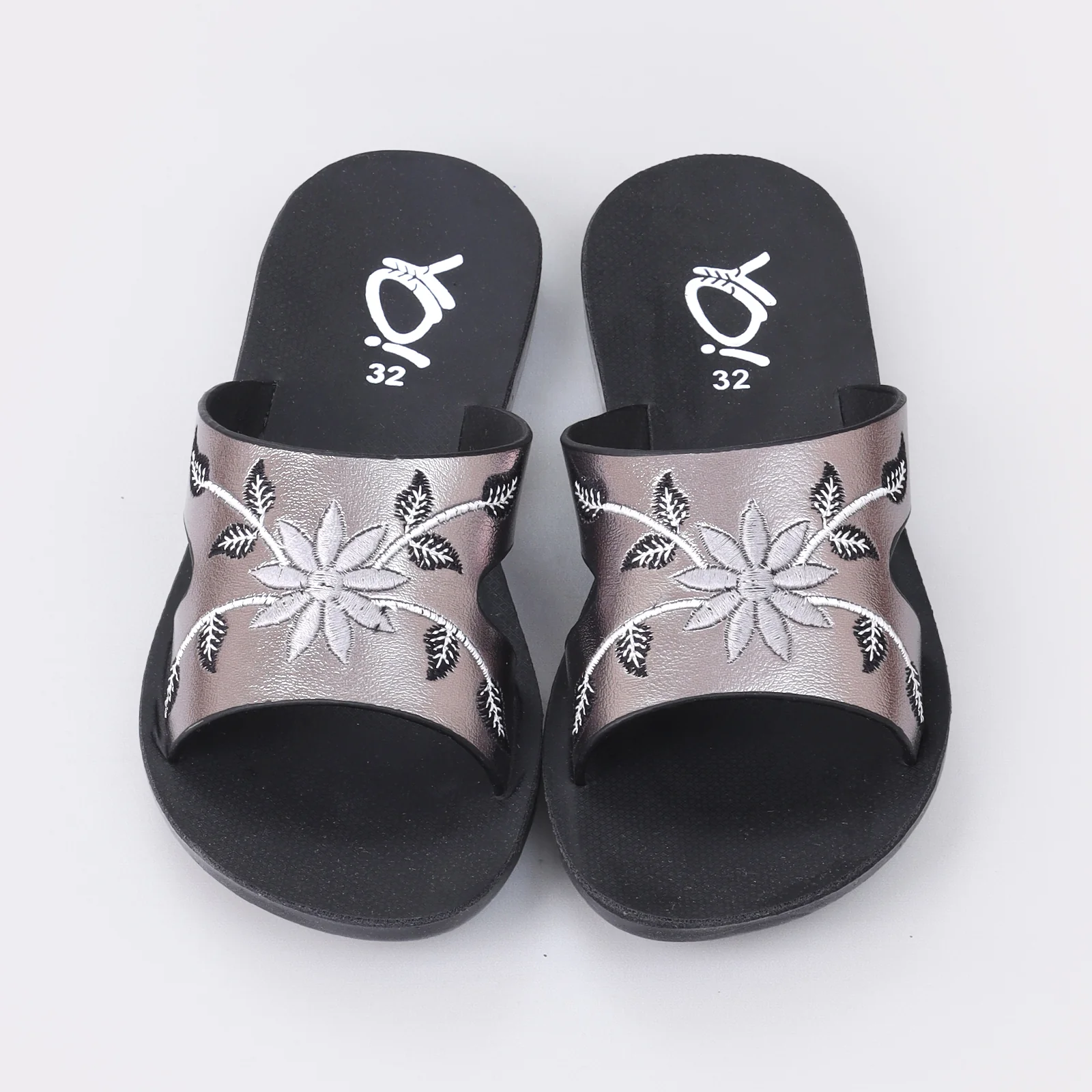 Girls Glossy Chappal - Image 3