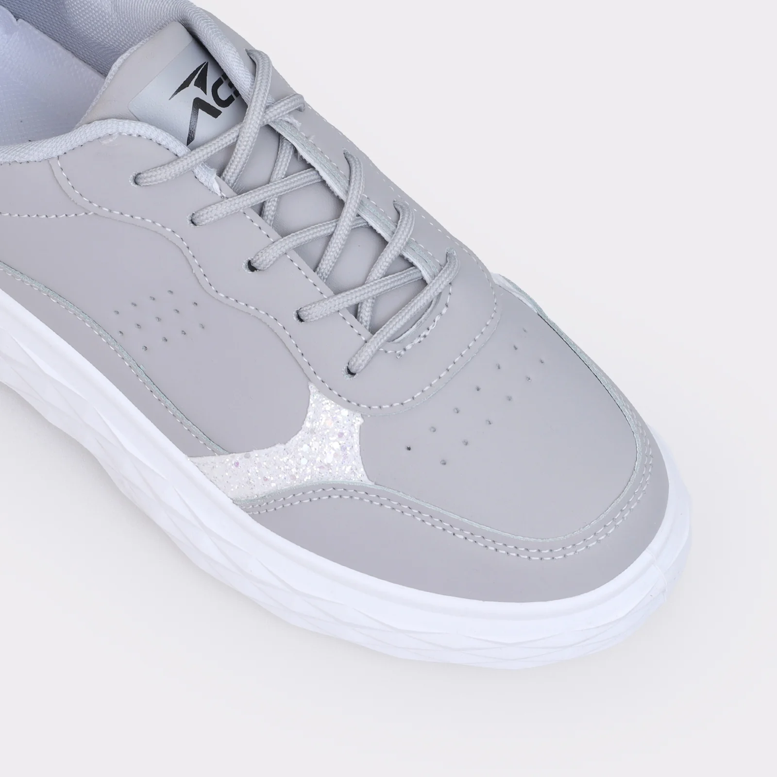 Women's dailywear sneakers - Image 6