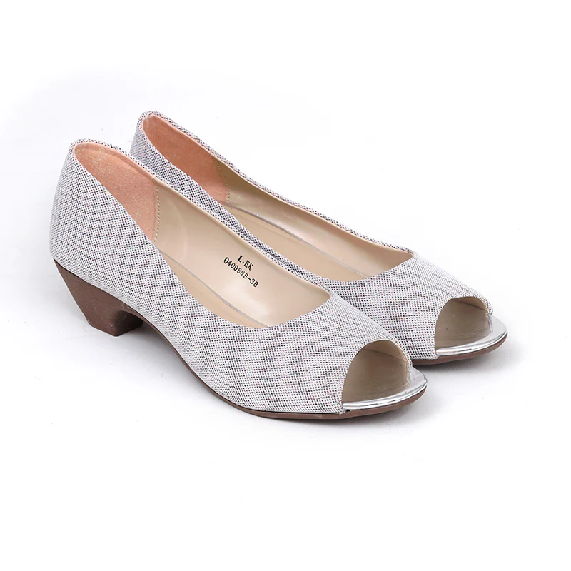 Women Glittering pumps