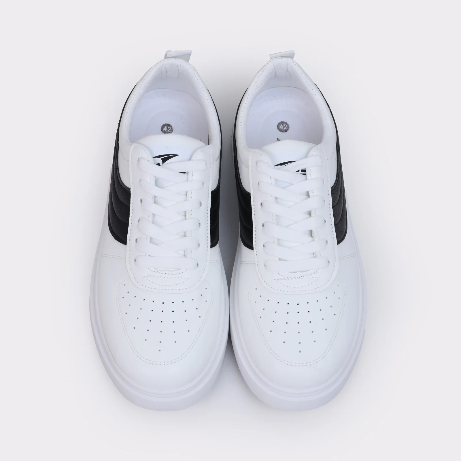 Men's dailywear sneakers - Image 4