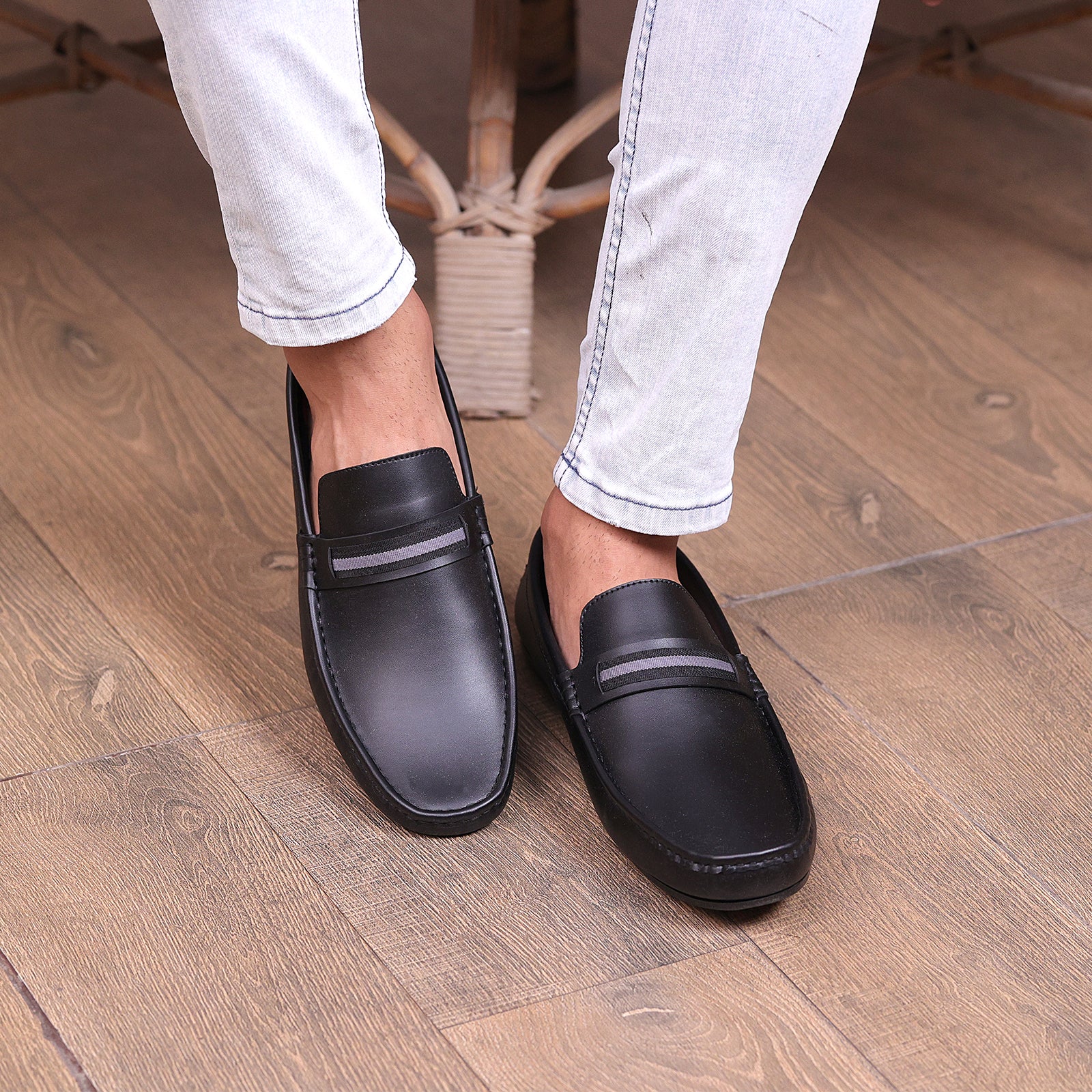 M-MV-0200465- Moccs - Image 3